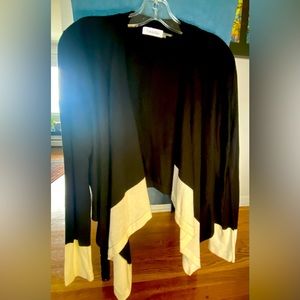 Calvin Klein lightweight cardigan sweater in black and white detail. Size L
